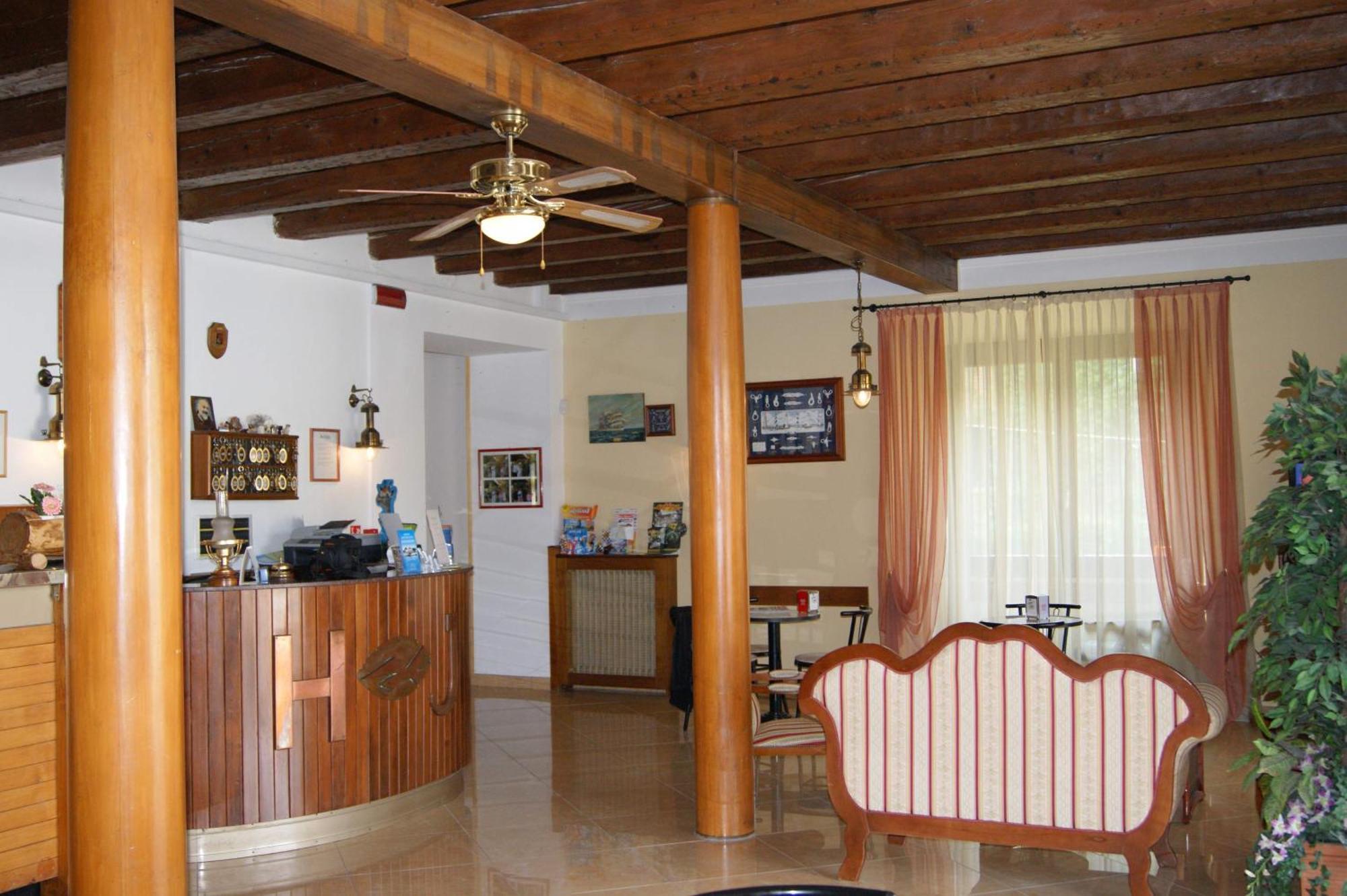 Hotel Johnson Peschiera del Garda Eksteriør billede