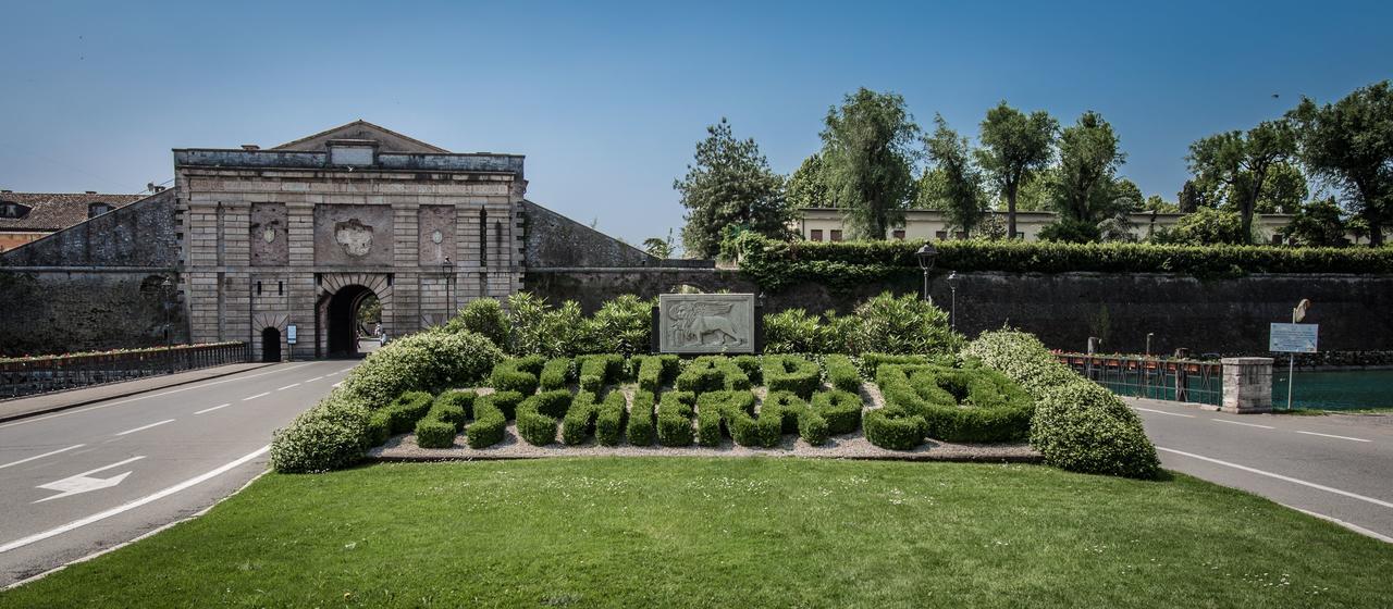 Hotel Johnson Peschiera del Garda Eksteriør billede