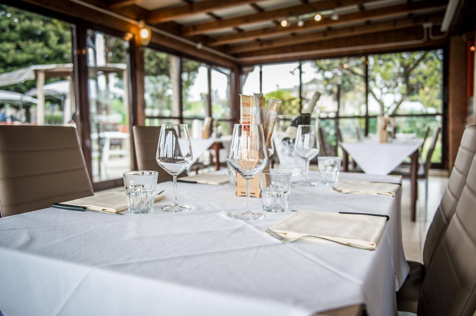 Hotel Johnson Peschiera del Garda Eksteriør billede