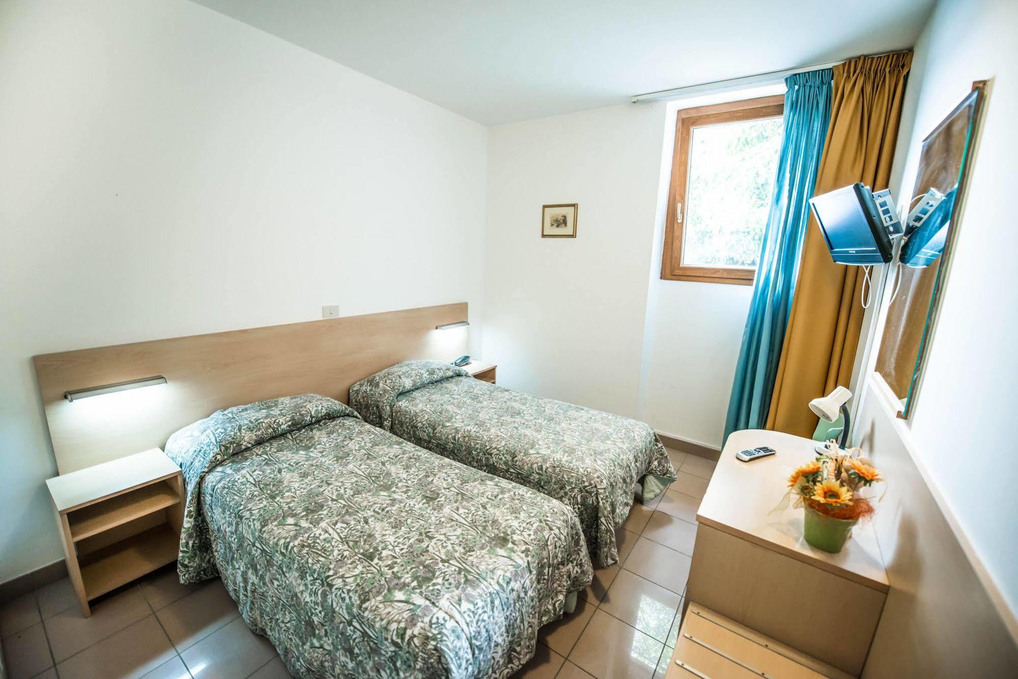 Hotel Johnson Peschiera del Garda Eksteriør billede