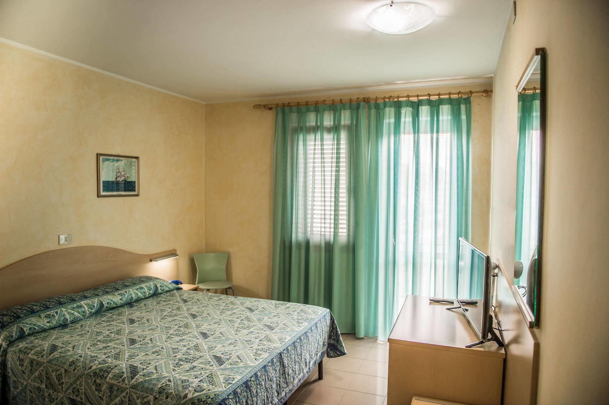 Hotel Johnson Peschiera del Garda Eksteriør billede